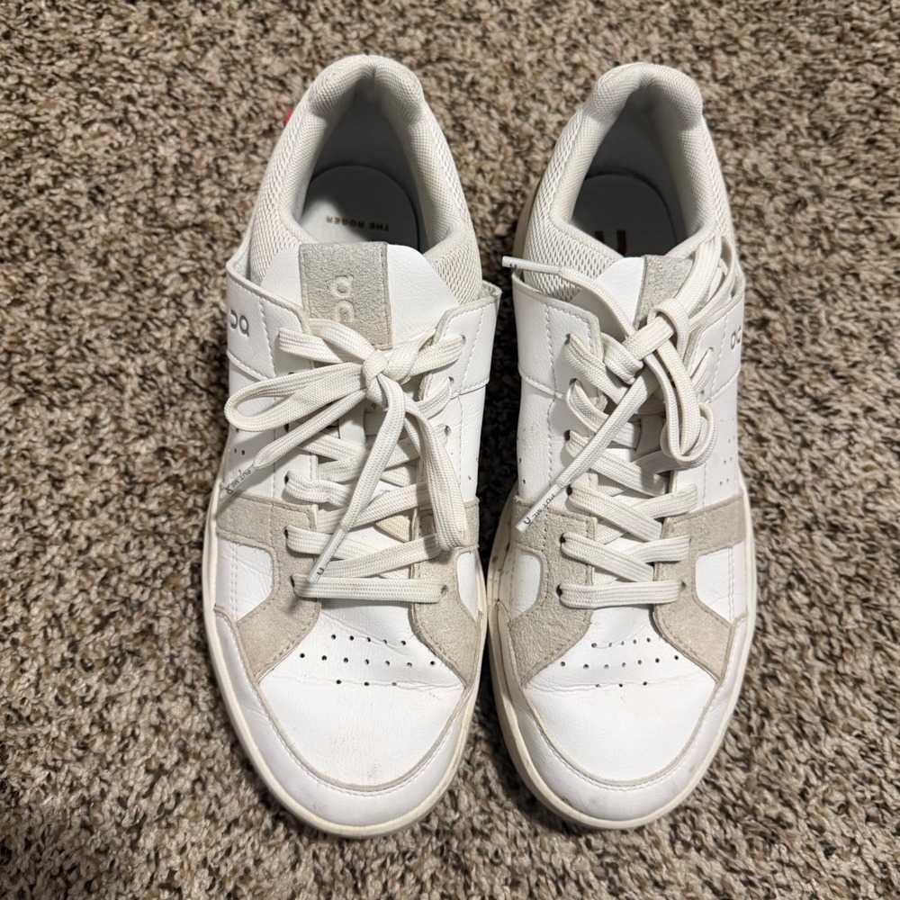 On Running The Roger Clubhouse White Sand Gold Womens Sneakers 48.99138 Size 9.5